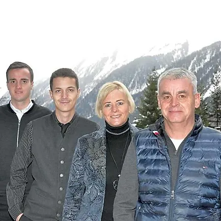Alpenhotel Ischglerhof فندق 4*