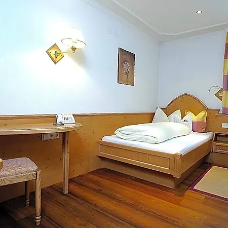 Alpenhotel Ischglerhof فندق ايشجل