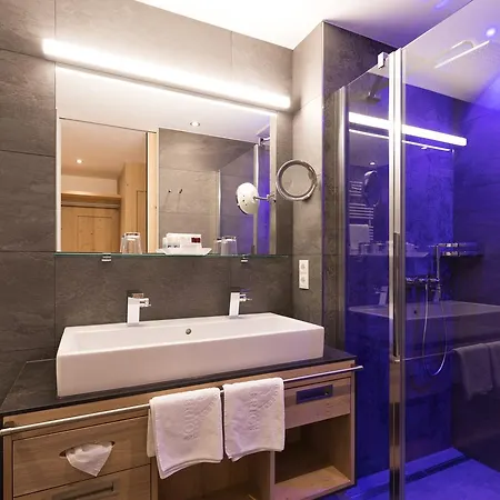 Alpenhotel Ischglerhof Otel 4*