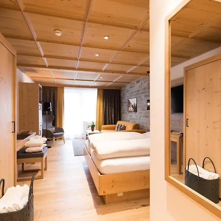 Alpenhotel Ischglerhof Otel