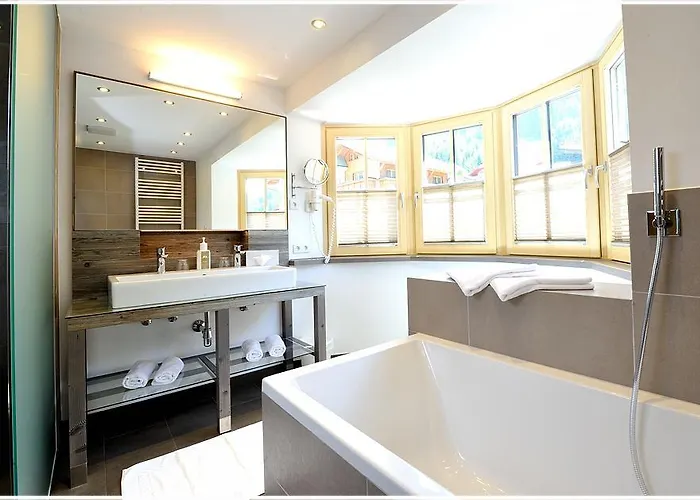 Alpenhotel Ischglerhof 이스크글