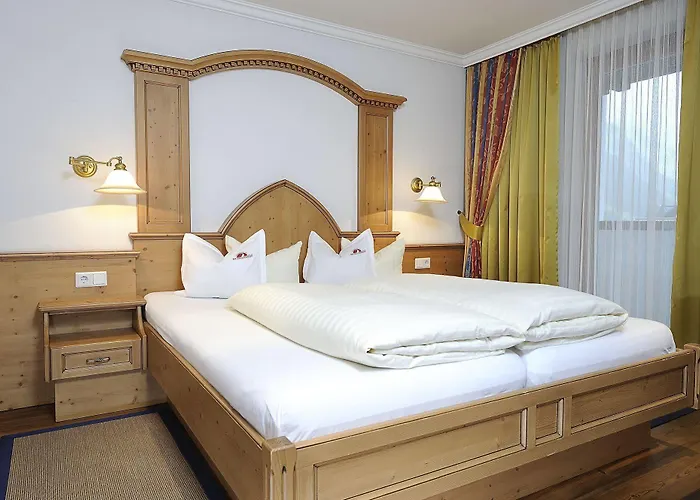 호텔 Alpenhotel Ischglerhof 4*