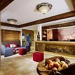 Alpenhotel Ischglerhof Отель
