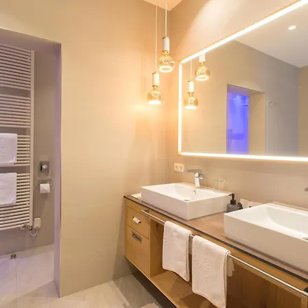 Hotel Alpenhotel Ischglerhof 4*